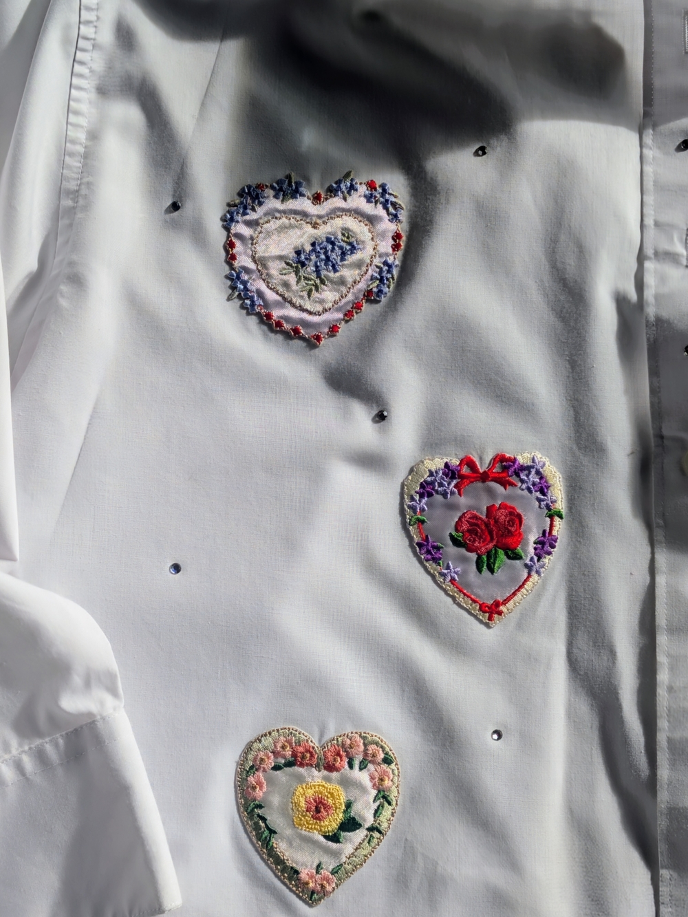MiLi DESIGNS Embellished Hearts Button-Down Shirt - LG - EVC - Picture 9 of 15
